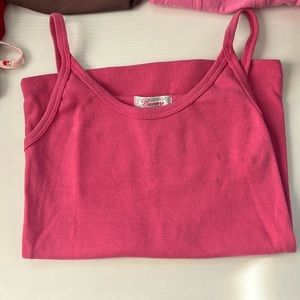 pink tank top